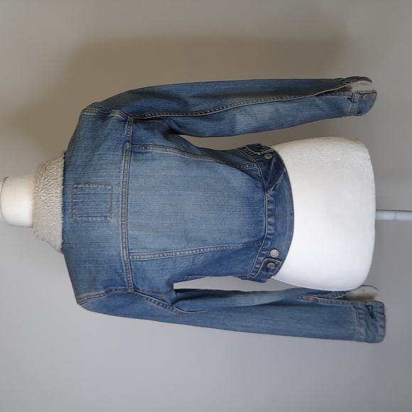 Old Navy Stone-washed Cropped Denim Jacket with Sherpa Collar, Size XS - Picture 5 of 6